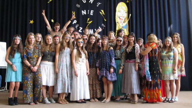 „Bunt nie przemija”, czyli otrzęsiny klas pierwszych AD 2015